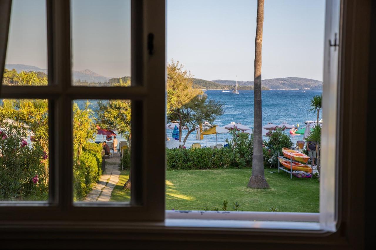 Elati Beach Aparthotel Nidhrion Exteriör bild
