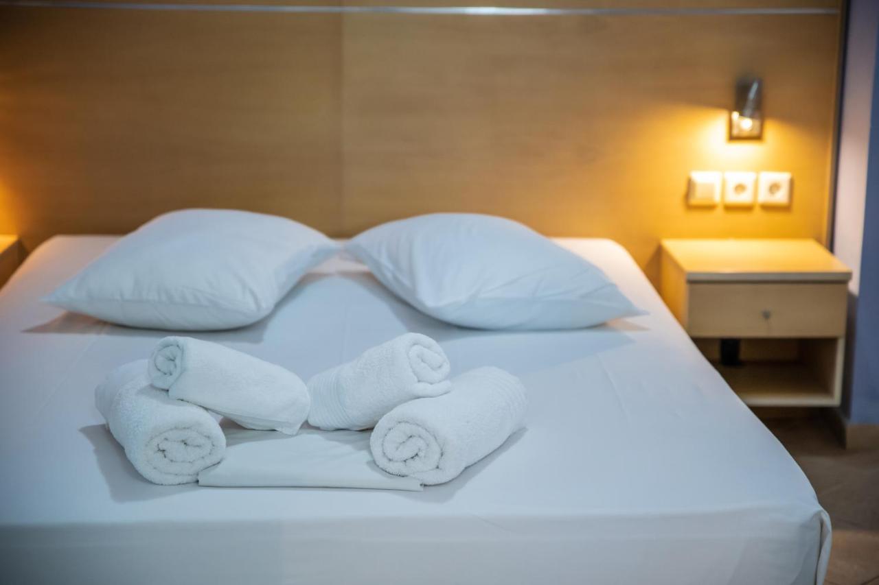 Elati Beach Aparthotel Nidhrion Exteriör bild