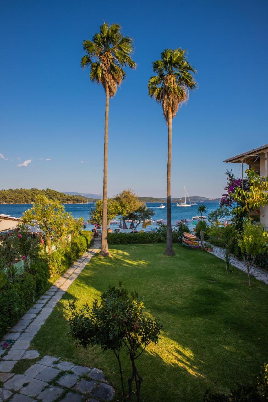 Elati Beach Aparthotel Nidhrion Exteriör bild